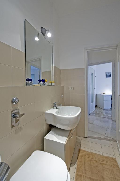 Apartment Chiesarossa Milan Room photo